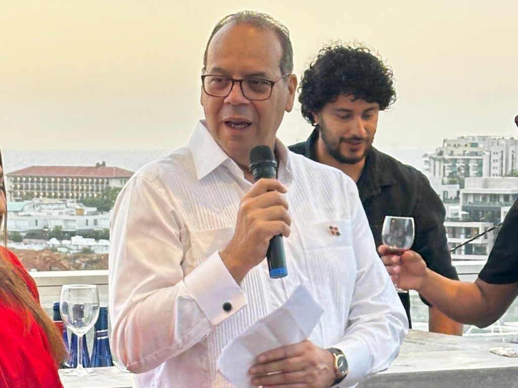 El Embajador Olivio A. Fermín sostiene un encuentro con la comunidad dominicana en Israel